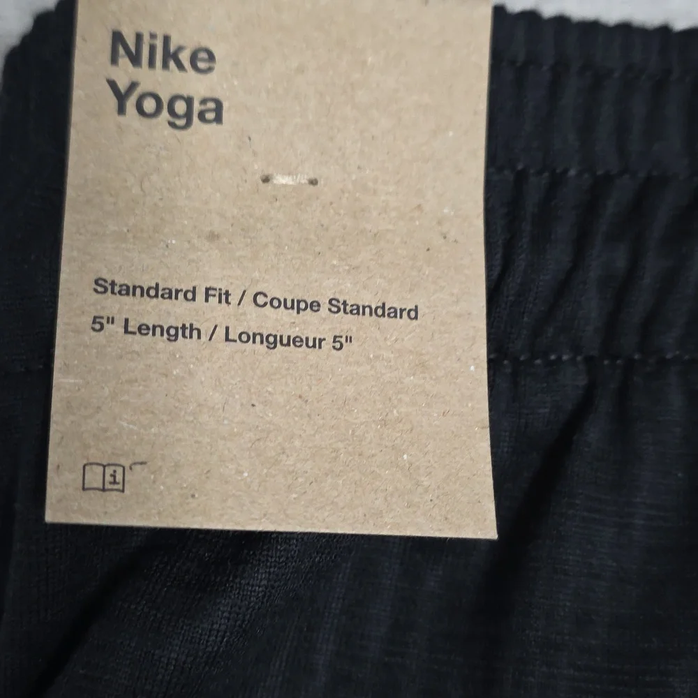 NWT Nike Yoga Black Athletic Men's Shorts - Size XL - Picture 7 of 7